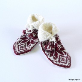 Hand knit wool newborn booties - baby gift, baby shower, infant gift