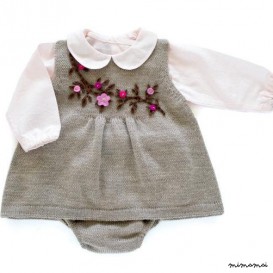 maglia baby dress set e copertura del pannolino. Taupe. Fiori del feltro.