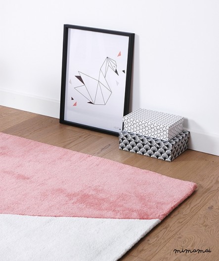Tapis g&eacute;om&eacute;trique fille