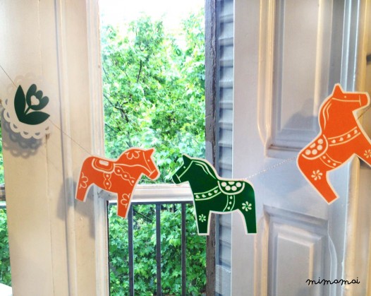 DALA HORSE PAPER GARLAND