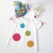 Maglia bambino vestito, bianco, con grande uncinetto punti.