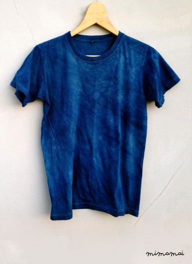 T-shirt dye blue