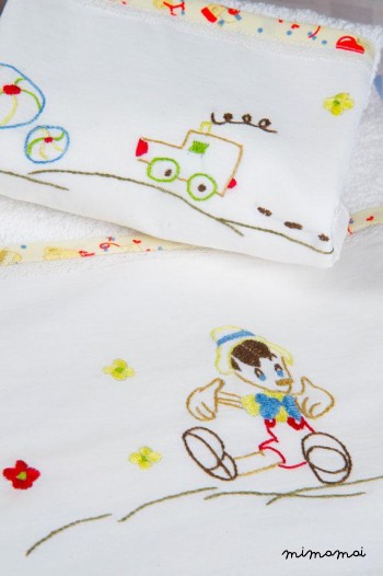 Pinocchio set 2 asciugamani di bambino, ricamato a mano, bagno asciugamano