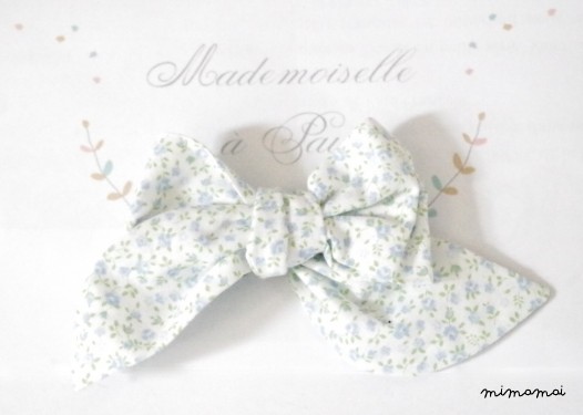 BARRETTE GROS NOEUD FLEURIS BLEUE