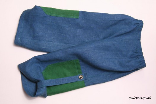 Linen emerald blue long shorts with green pockets