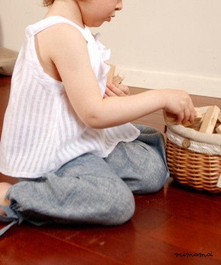 Linen blouse with a bow. Lightweigt linen