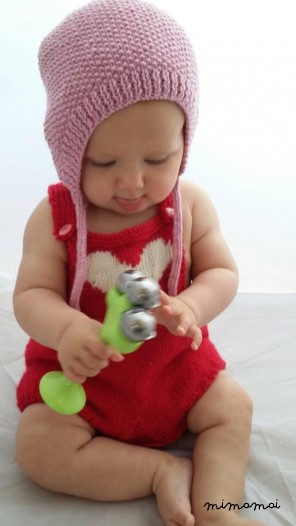 Knitted baby bonnet, knit baby hat with pompom,baby hat, knitted in 6-12 months