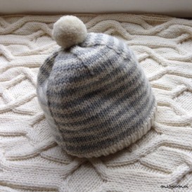 Pom pom hat