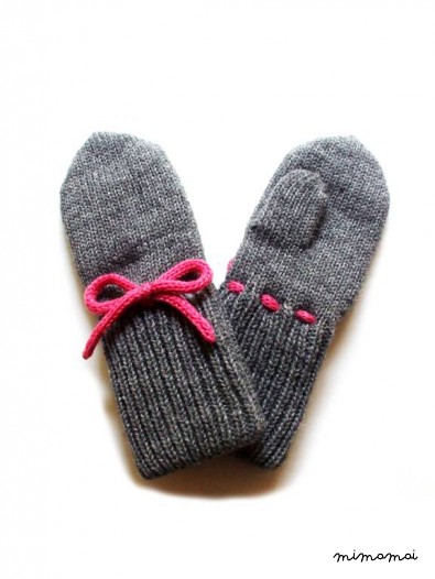 Children's double knitted Virgin wool mittens with a string fastening/winter mittens