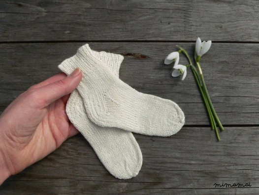 Hand knit baby linen socks - baby socks - newborn socks