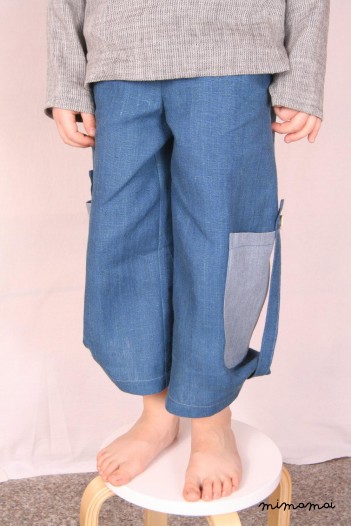 Linen emerald blue long shorts with grey pockets