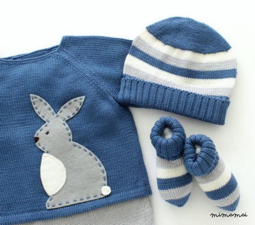 maglia bambino insieme. Maglione, pantaloni, cappello e calze. Feltro di coniglio. lana merino 100%.