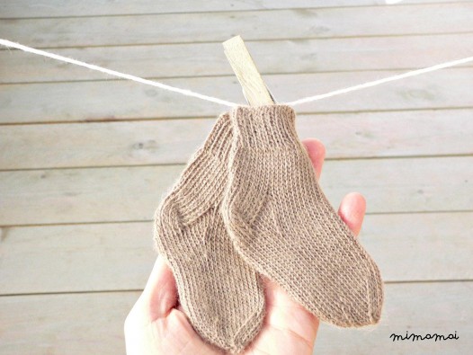 Newborn socks - wool infant socks - hand knit baby socks - newborn gift