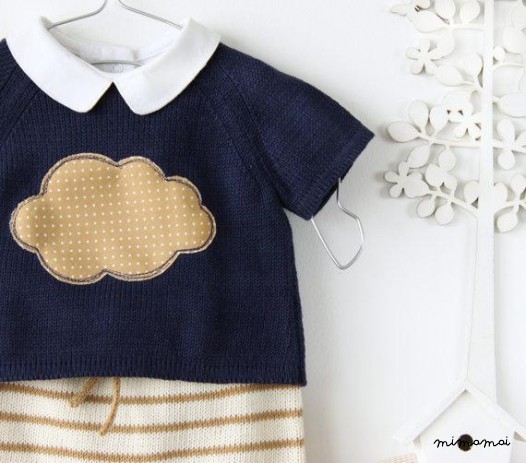 Maglia bambino insieme. Maglia e pantaloncini a righe. Cammello, blu navy e perla.